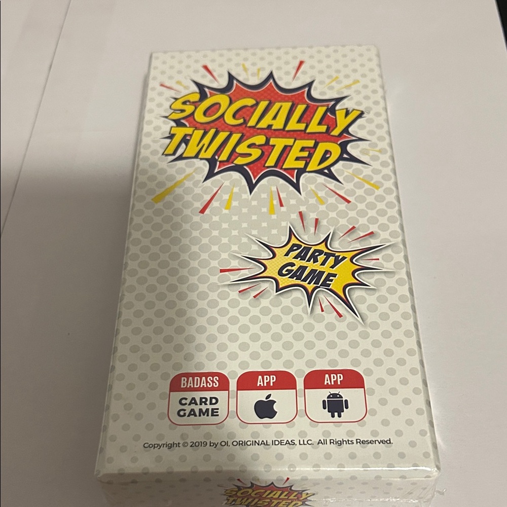 SOCIALLY TWISTED Friends And Family Party  Fun Card Game Night  (NEW)